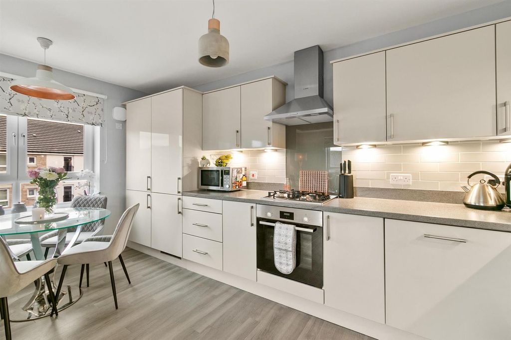 Property photo 3 of 26