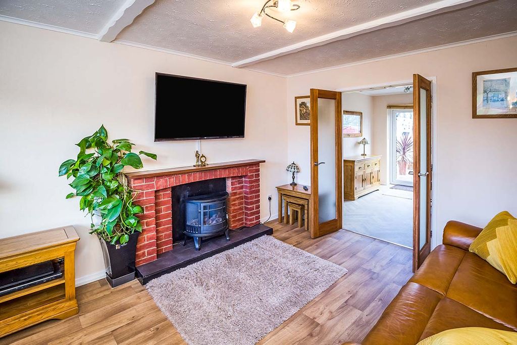 Property photo 3 of 17 Living Room