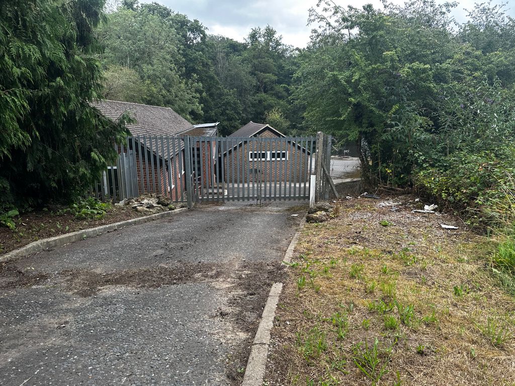 Property photo 2 of 8