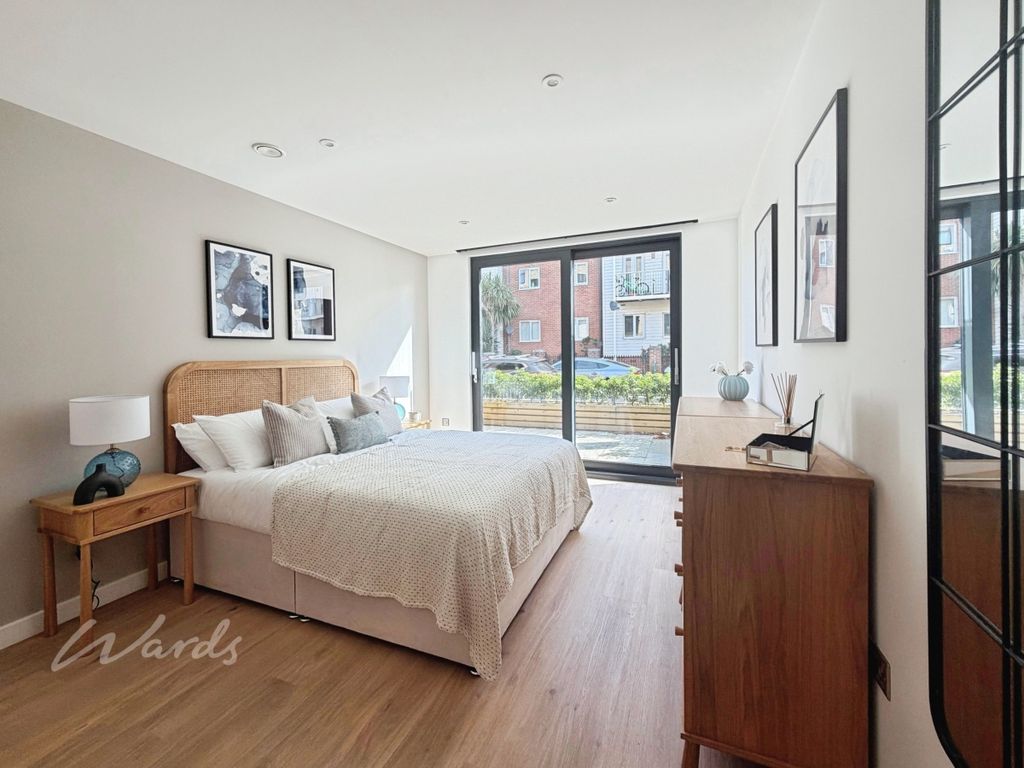 Property photo 3 of 12 Emin 2 Bed 1 Use