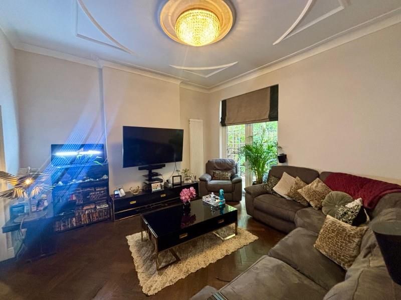 Property photo 2 of 31