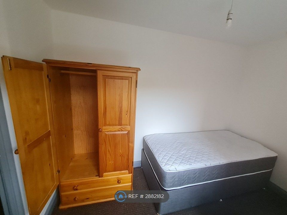 Property photo 2 of 7 Room (Bed/Wardrove)