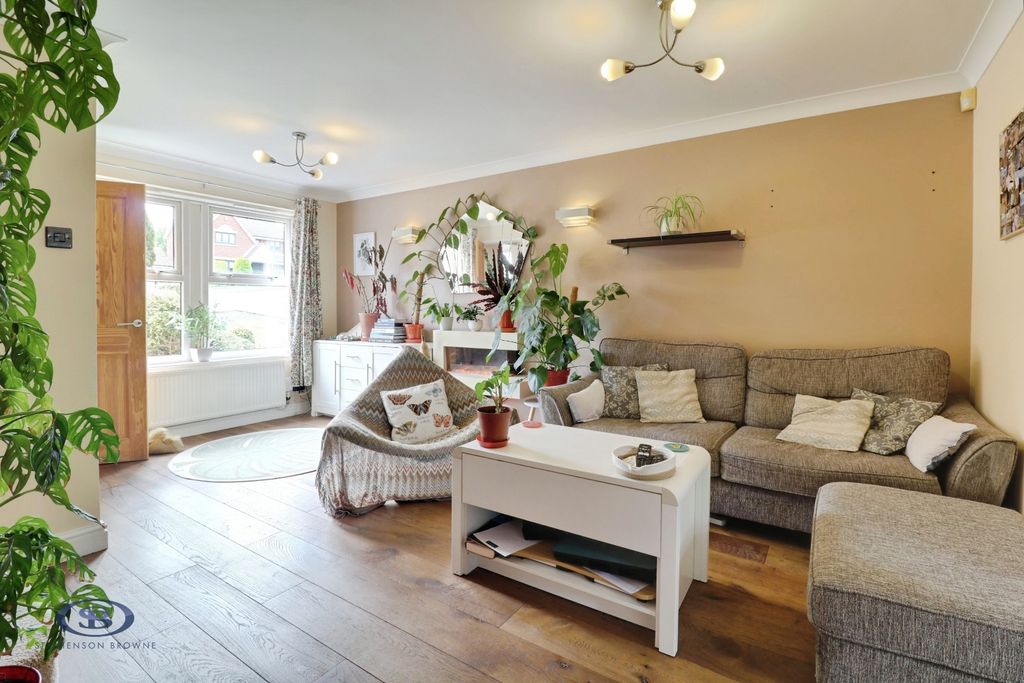 Property photo 3 of 19 Pbox-Img.Jpg