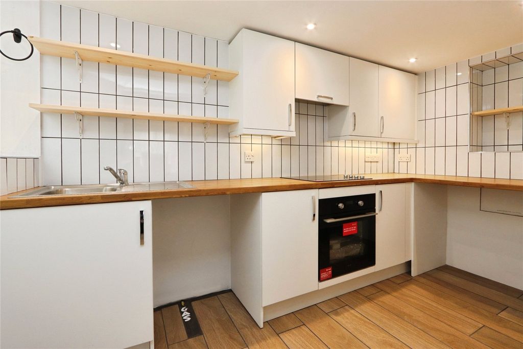 Property photo 2 of 10 Picture No. 05