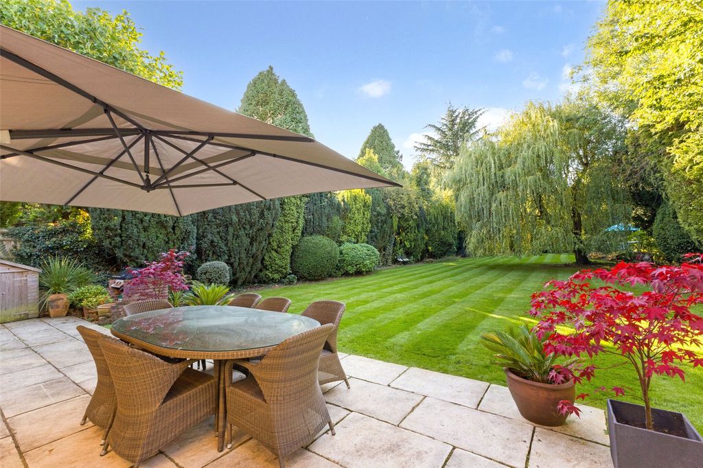 Property photo 3 of 14 Garden