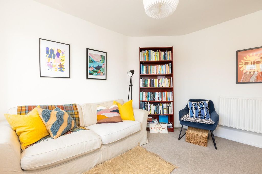Property photo 3 of 23 89 Cotswold Road, Bs3-26.Jpg