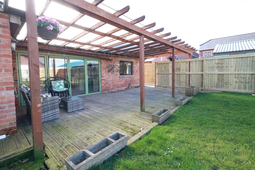 Property photo 2 of 28