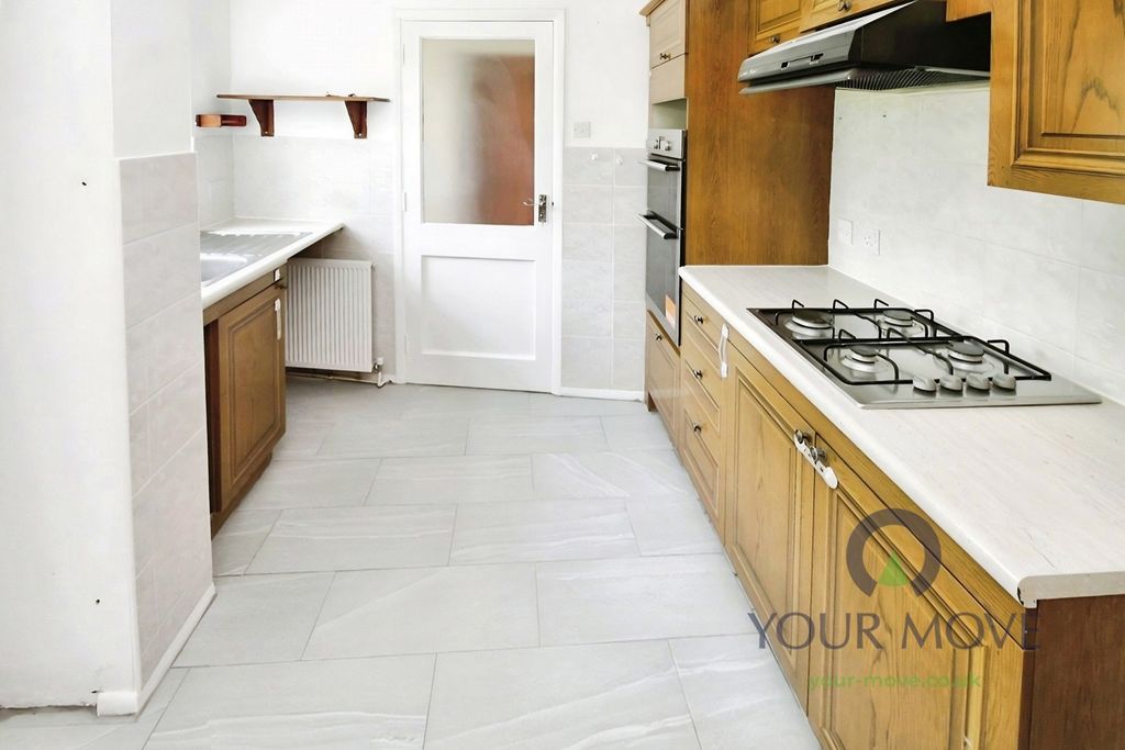 Property photo 3 of 15 Kitchen