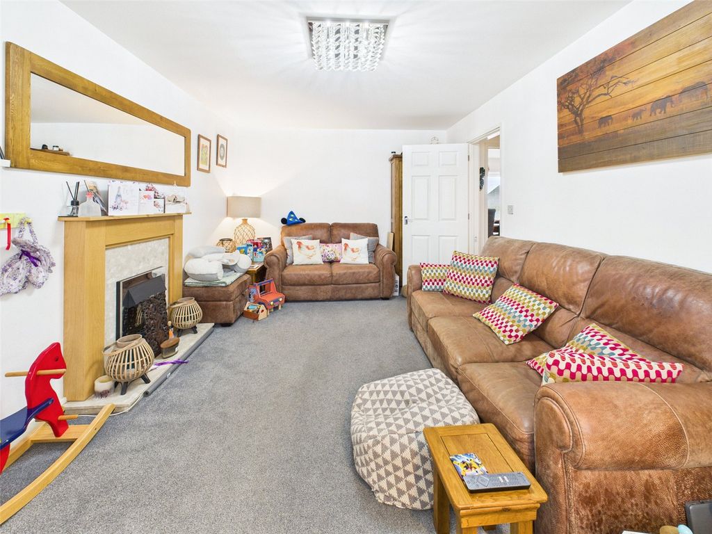 Property photo 3 of 14 Living Room