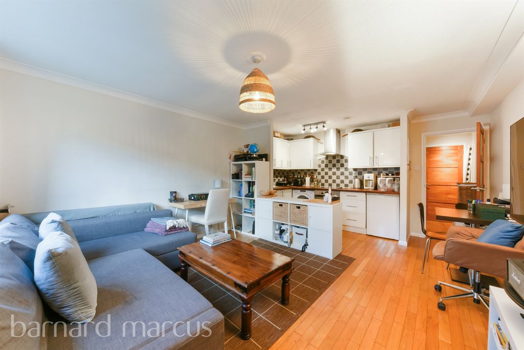 Property photo 3 of 8