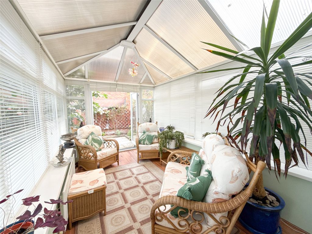 Property photo 2 of 32 Conservatory