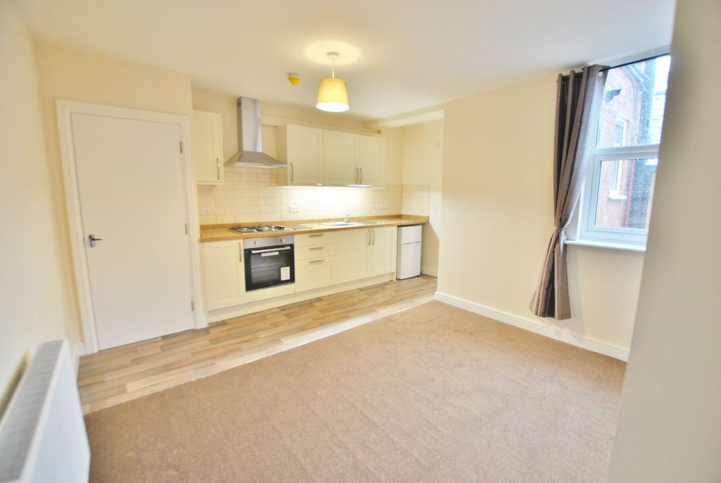 Property photo 3 of 6 Photo 03