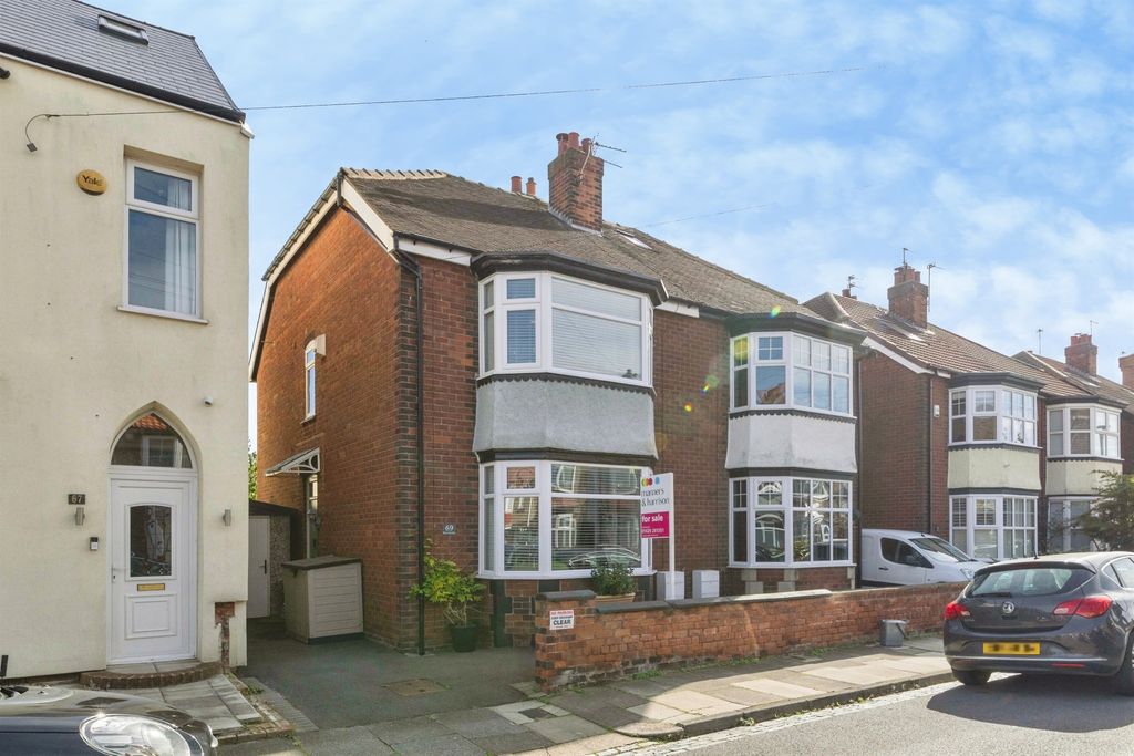 Property photo 1 of 18