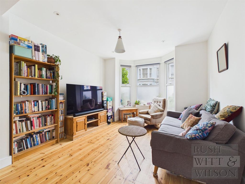 Property photo 2 of 21