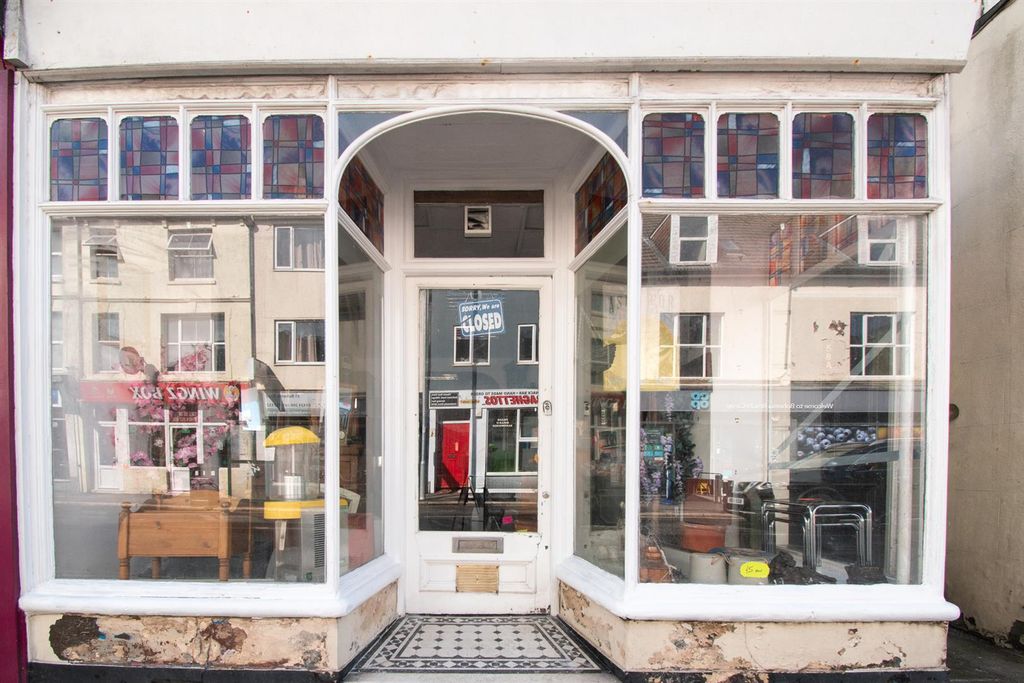 Property photo 2 of 23 Shop Front