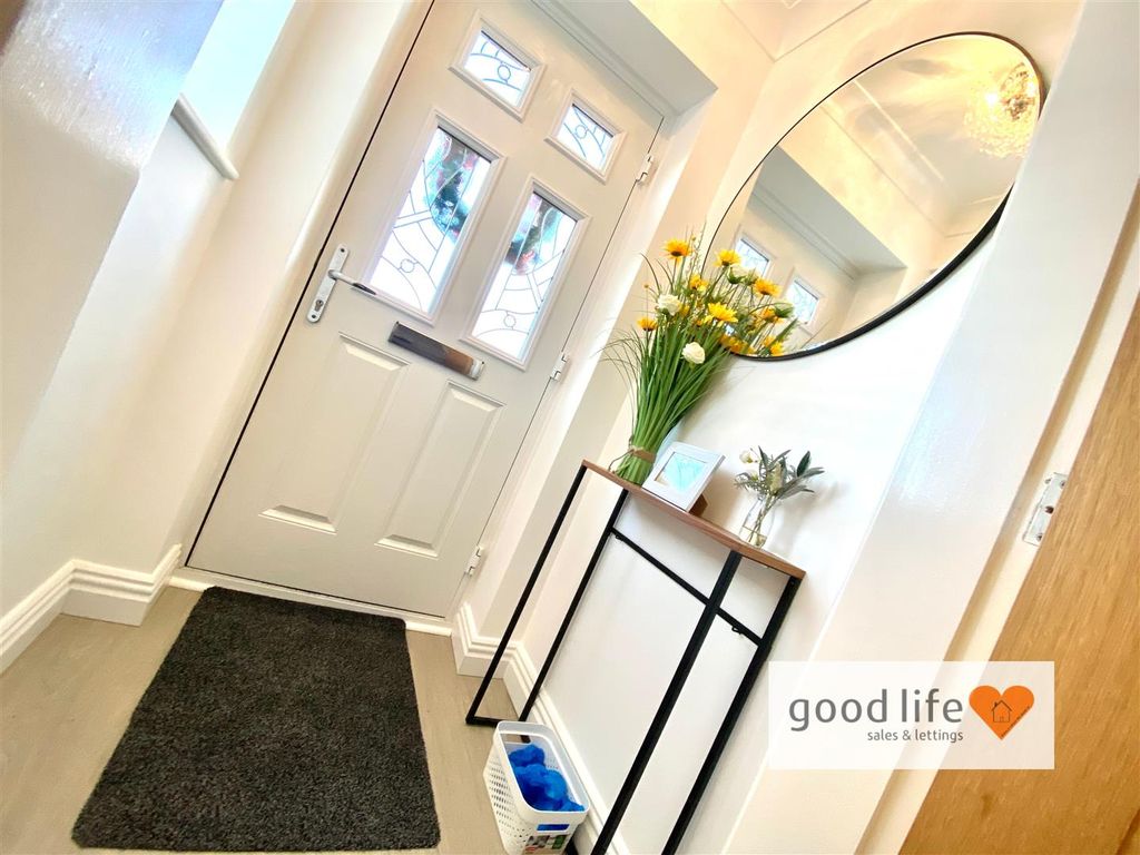 Property photo 3 of 21 20241214_102236163_Ios27Woburn.Jpg