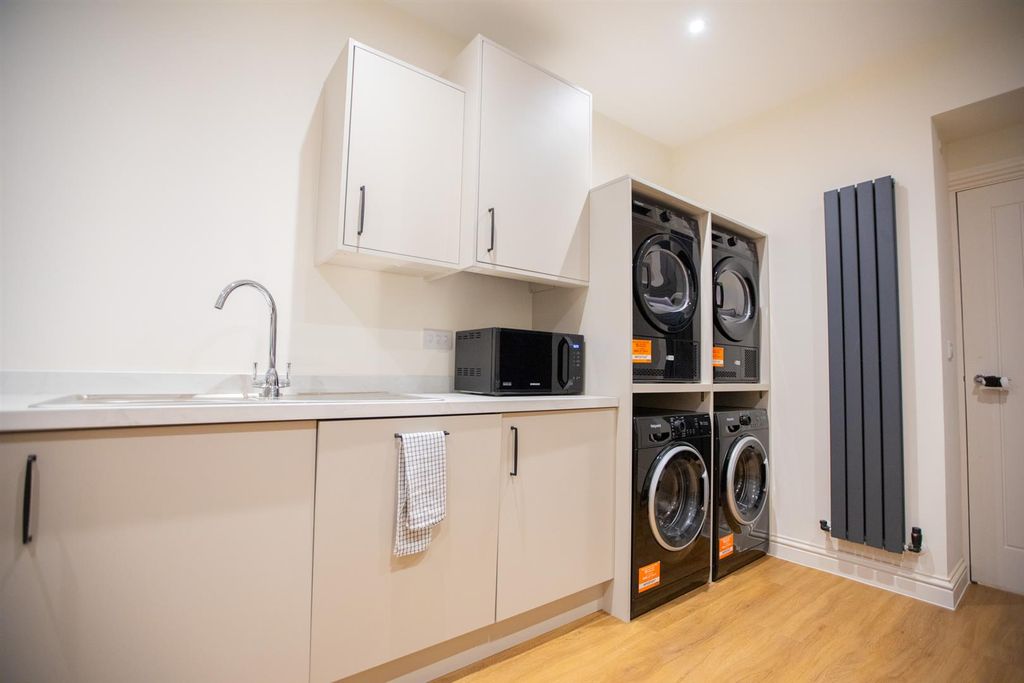 Property photo 2 of 13 Ktichen