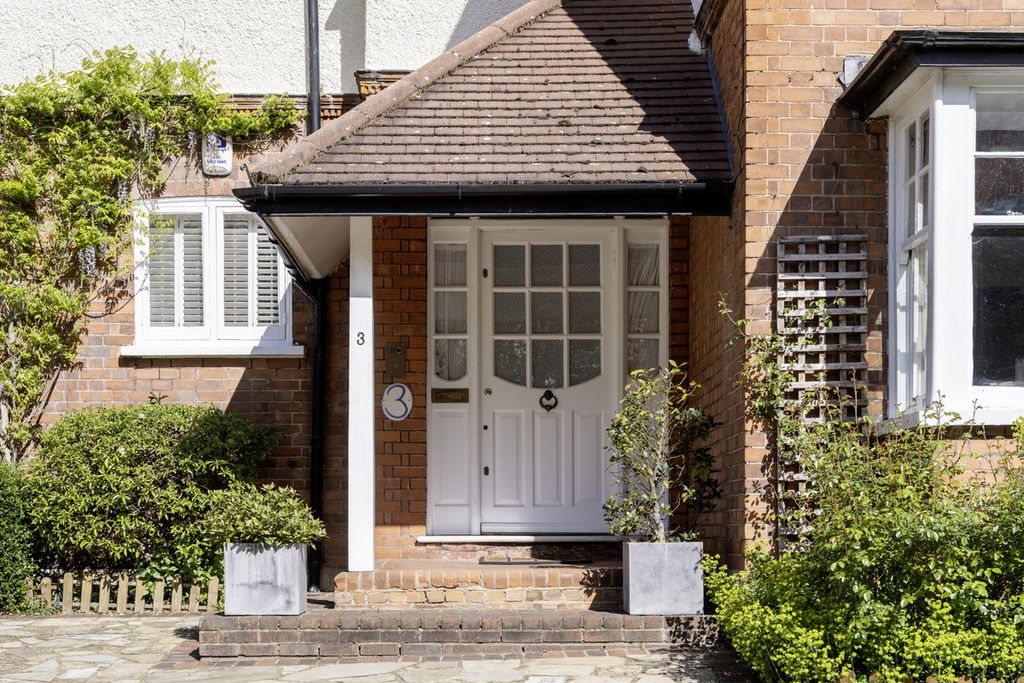 Property photo 2 of 22