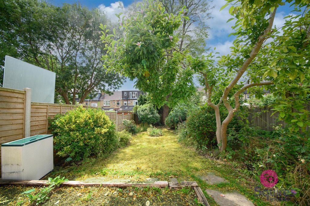 Property photo 3 of 17