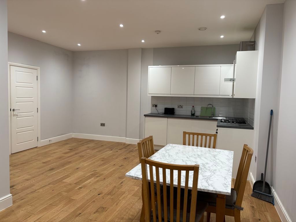 Property photo 3 of 8 Photo 10