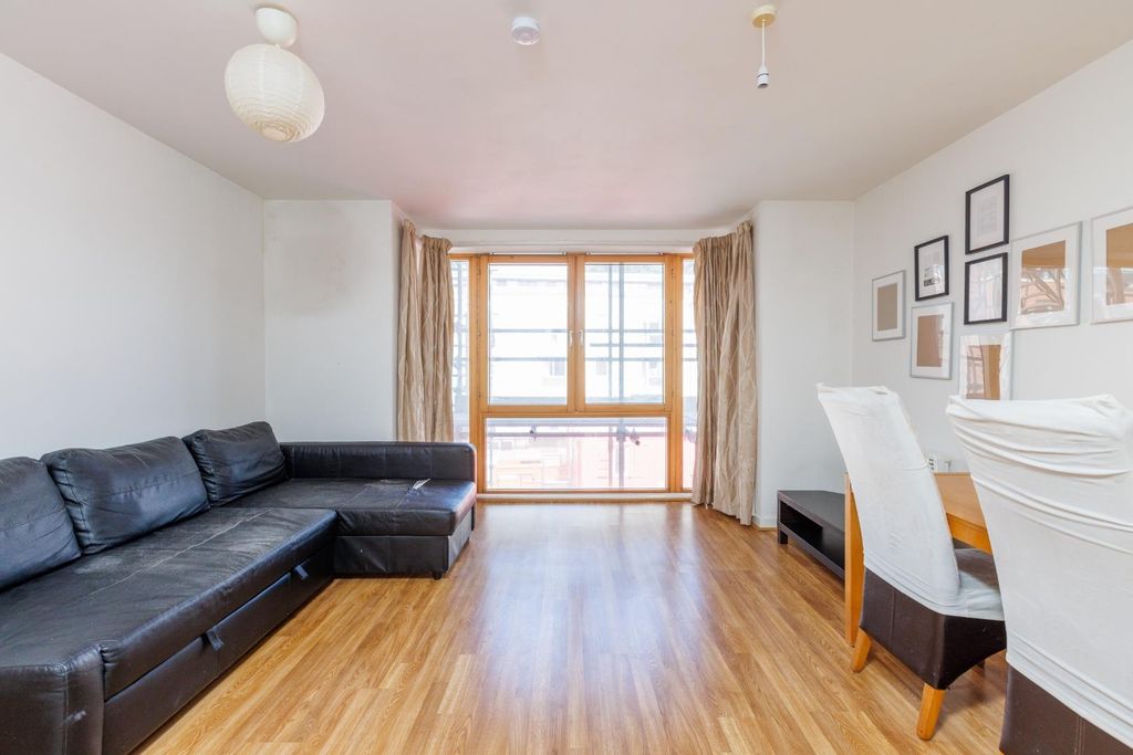 Property photo 1 of 12 91 Ratcliffe Court-10.Jpg