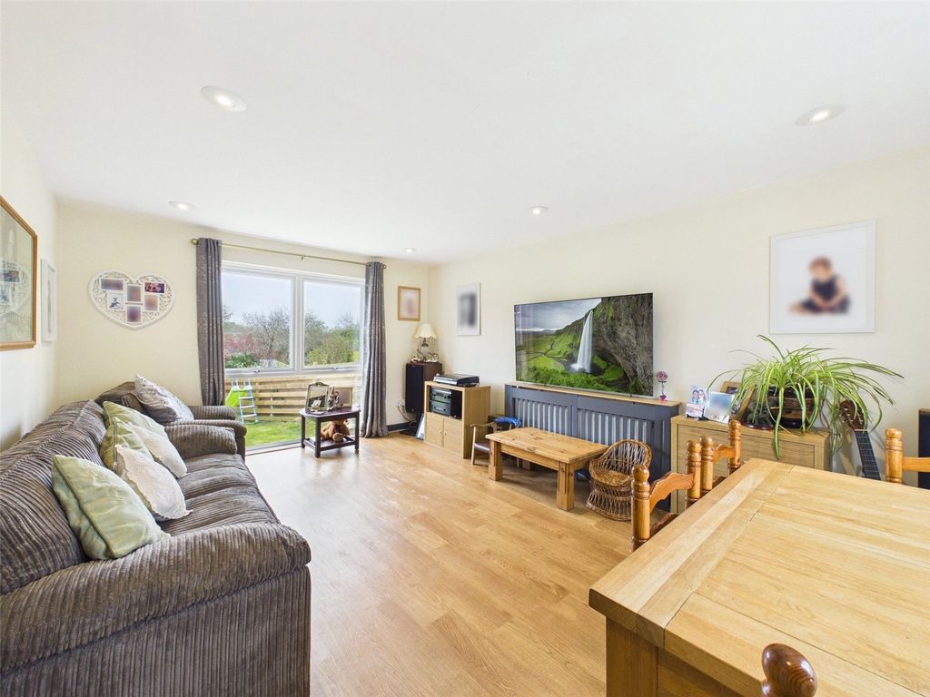 Property photo 2 of 13 Picture No. 04