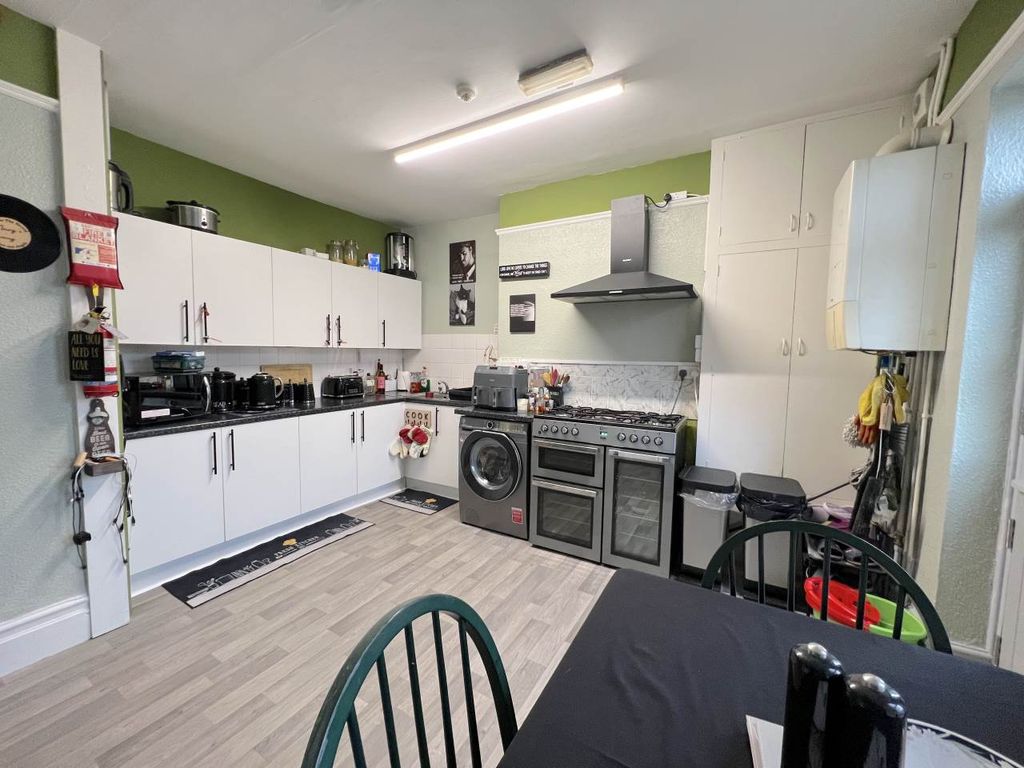 Property photo 2 of 13 Kitchen
