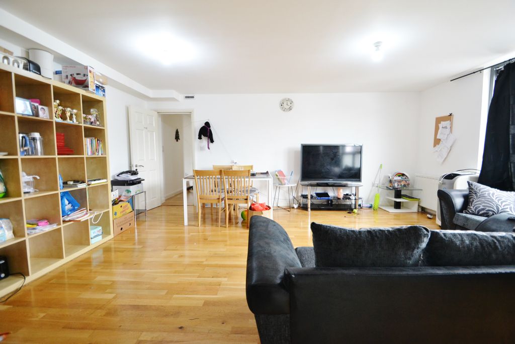 Property photo 2 of 8