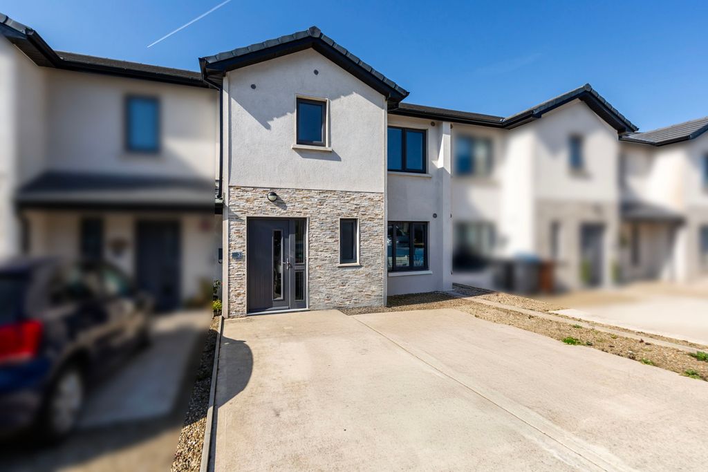 Property photo 1 of 34
