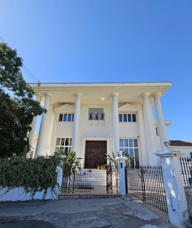 Property photo 1 of 33