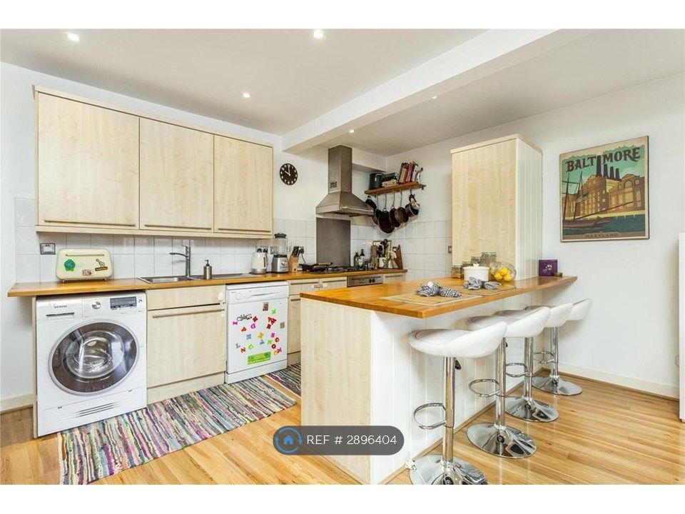 Property photo 2 of 7 Kitchen