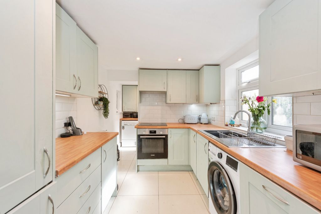 Property photo 3 of 20 Ongar14Of40