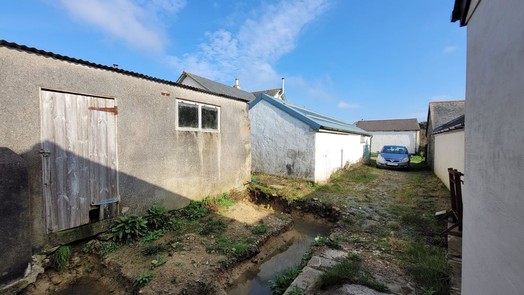 Property photo 3 of 8