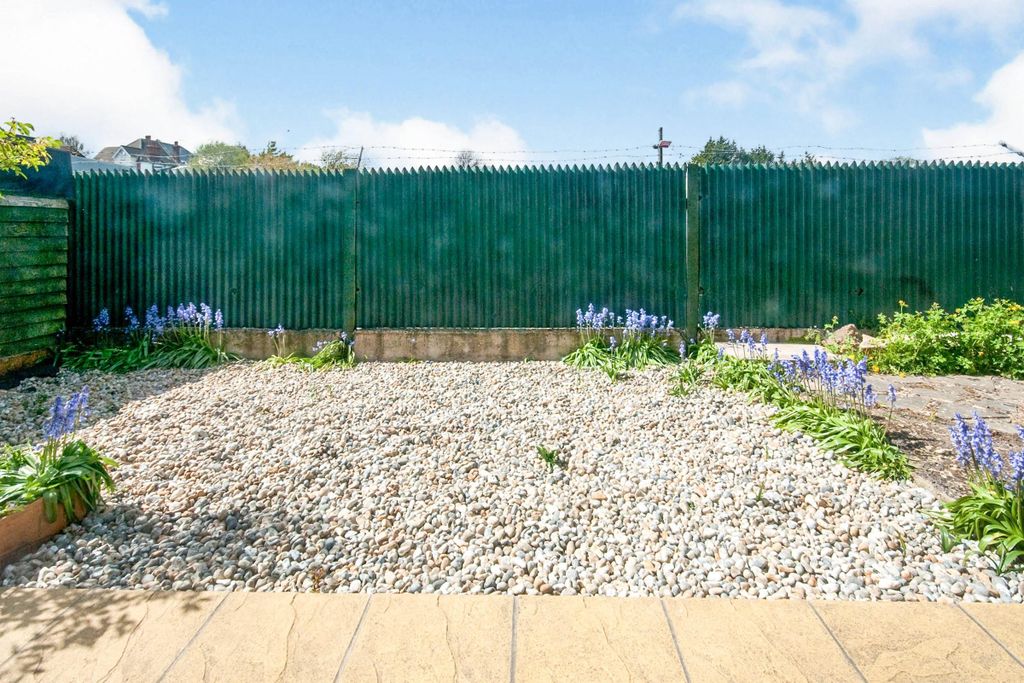 Property photo 1 of 7 Garden