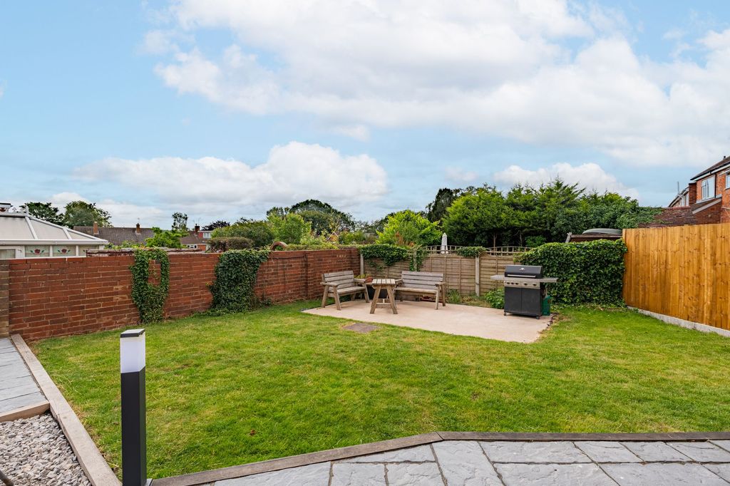 Property photo 2 of 32