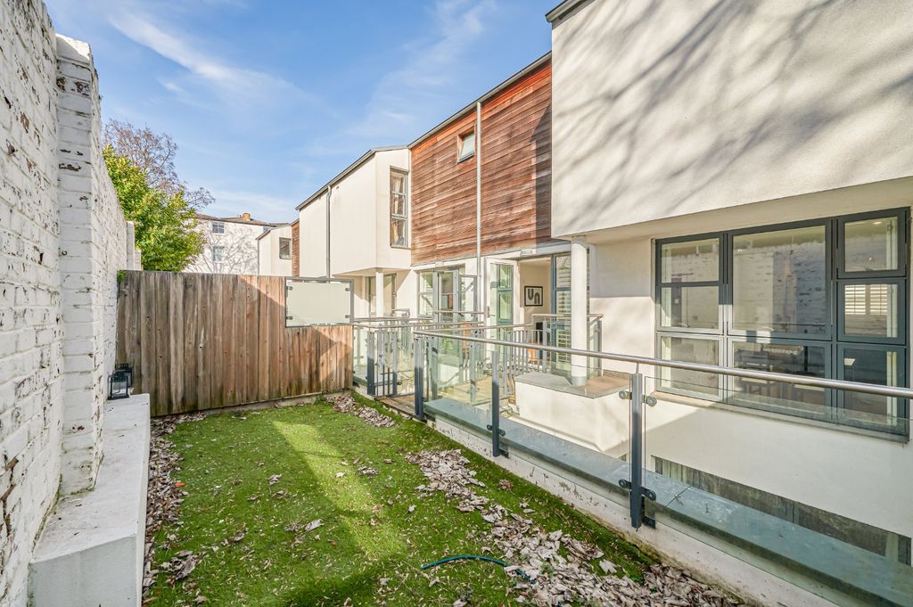 Property photo 2 of 15 Picture No. 27