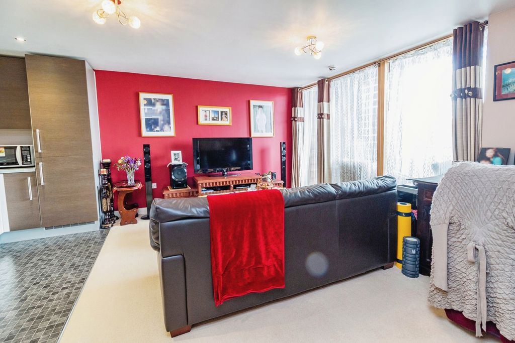 Property photo 1 of 17 Photography