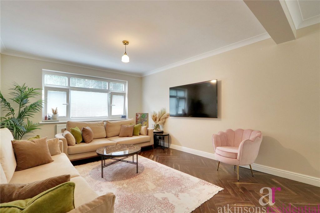 Property photo 3 of 23 Picture No. 07