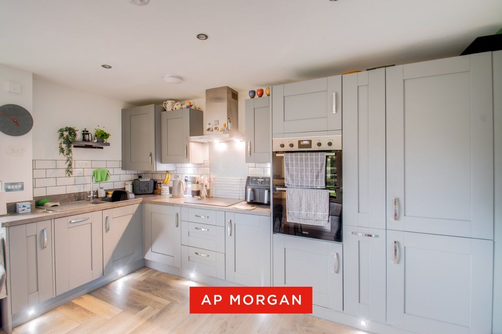 Property photo 3 of 15 Picture No. 10