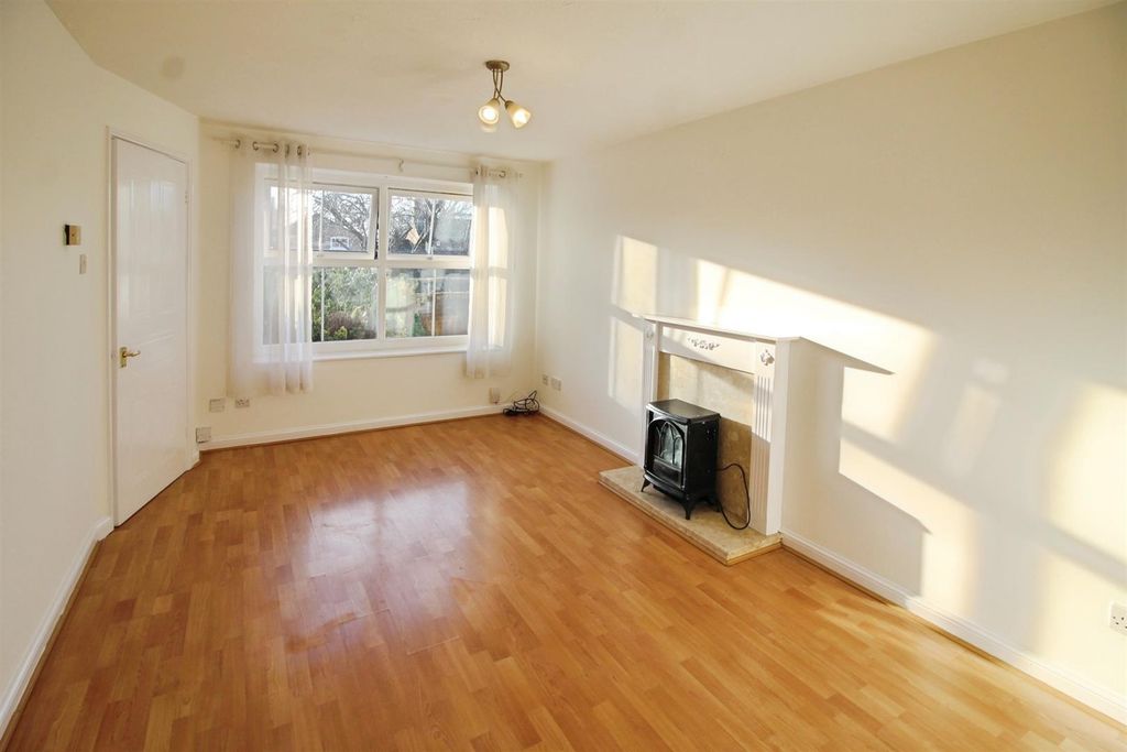 Property photo 2 of 12 Lounge (Reception)