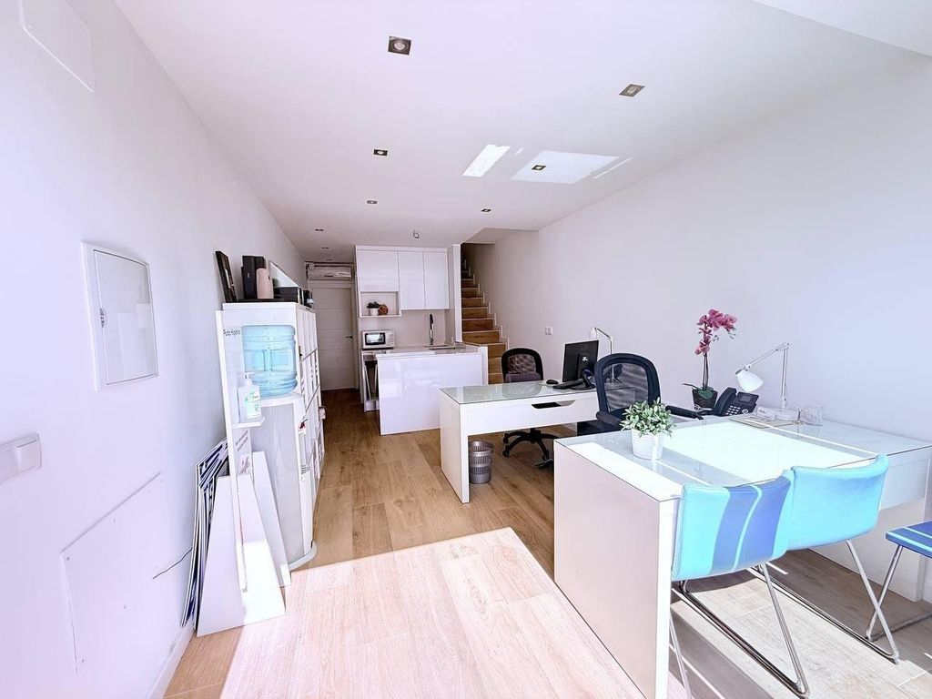 Property photo 3 of 31