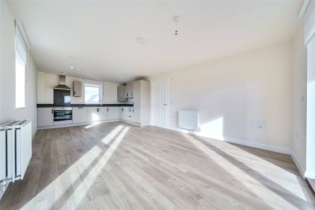 Property photo 2 of 12 Picture No. 18