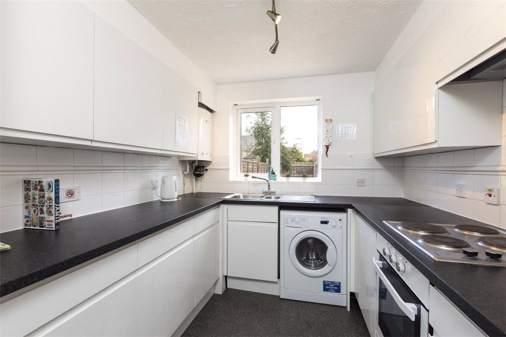 Property photo 2 of 10 Kitchen