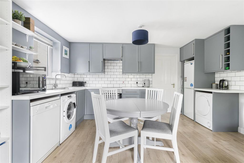 Property photo 2 of 12 3_65173.Jpg