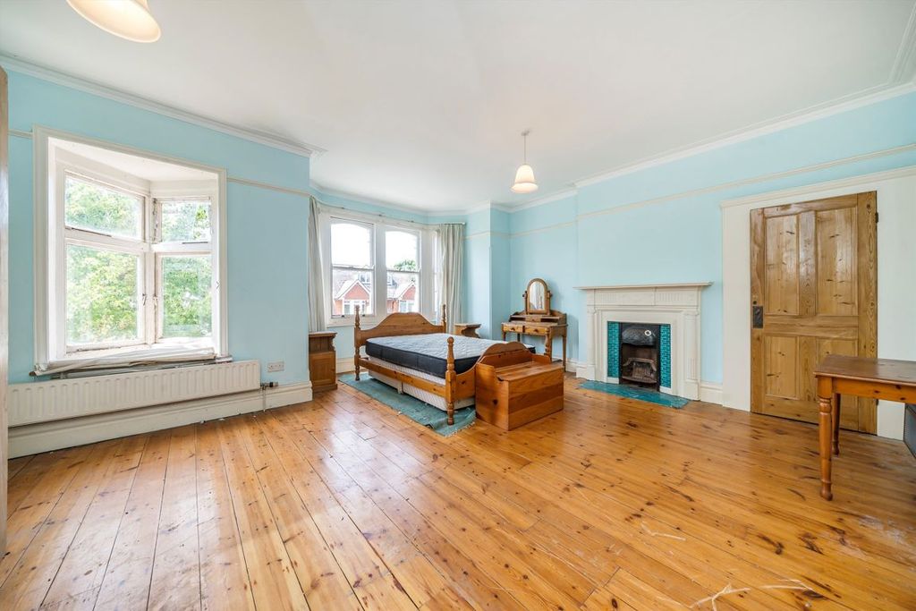 Property photo 3 of 5
