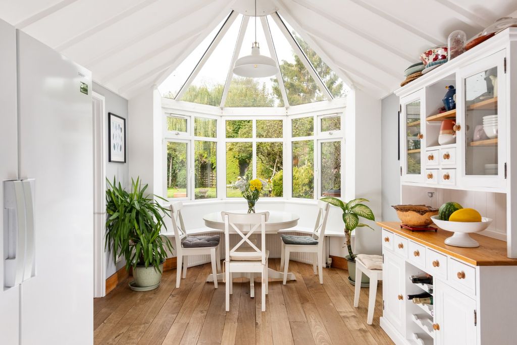 Property photo 3 of 17 Breakfast Room