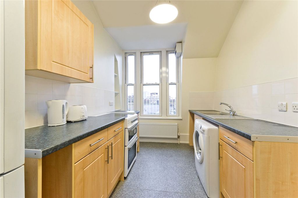 Property photo 2 of 8