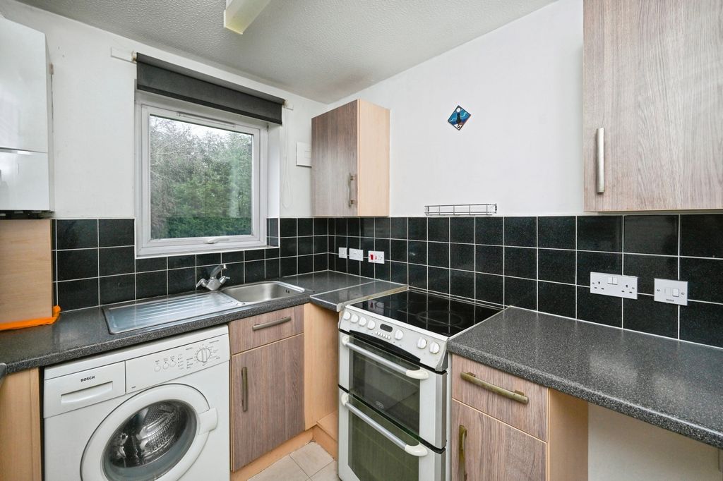 Property photo 2 of 13 Pbox-Img.Jpg