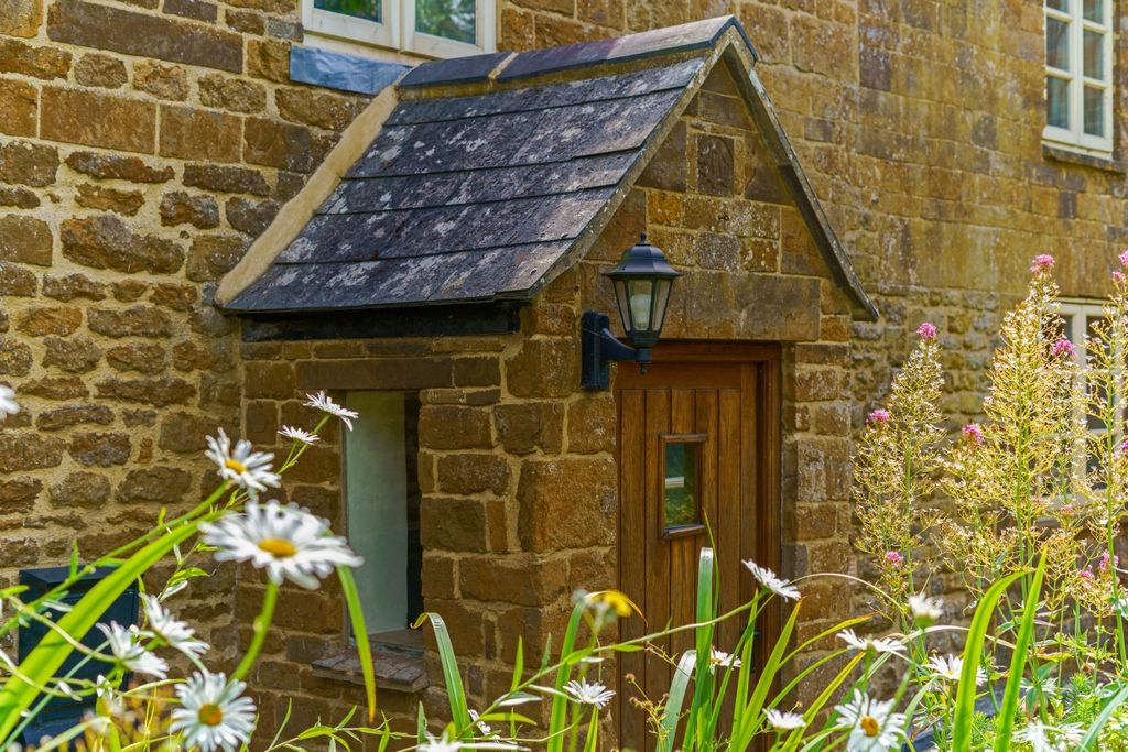 Property photo 3 of 26