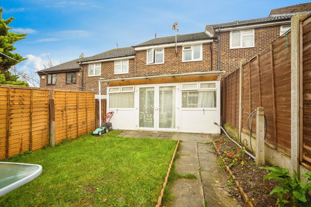 Property photo 2 of 19 Garden